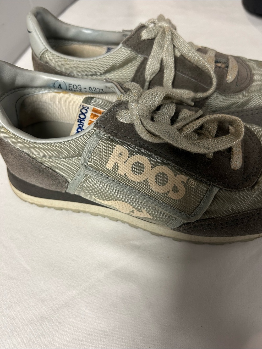 Vintage kangaROOS Retro Runner Sneakers in Light Grey and Taupe